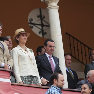 L'infante Elena d'Espagne le 5 mai 2019 aux arènes de Séville lors du défilé des attelages anciens dans le cadre de la Feria.