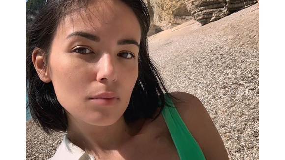 Agathe Auproux atteinte d'un cancer : elle assume son cathéter en bikini