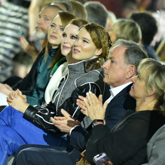 Léa Seydoux, Julianne Moore et Emma Stone - Défilé Louis Vuitton, collection croisière 2020 au TWA Flight Center, à l'aéroport JFK (John Fitzgerald Kennedy). New York, le 8 mai 2019.