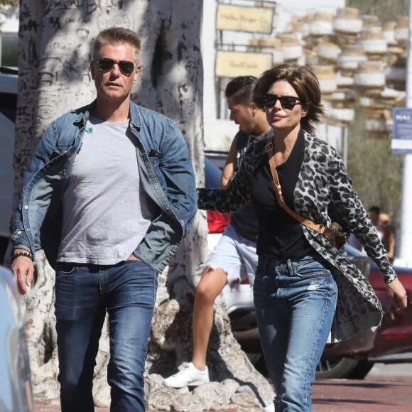 Exclusif - Lisa Rinna et son mari Harry Hamlin sont allés déjeuner en amoureux à Malibu, le 17 mars 2019.