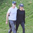 Exclusif - Lisa Rinna et son mari Harry Hamlin se baladent en amoureux au Tree People Park sur les hauteurs de Beverly Hills, le 16 décembre 2018