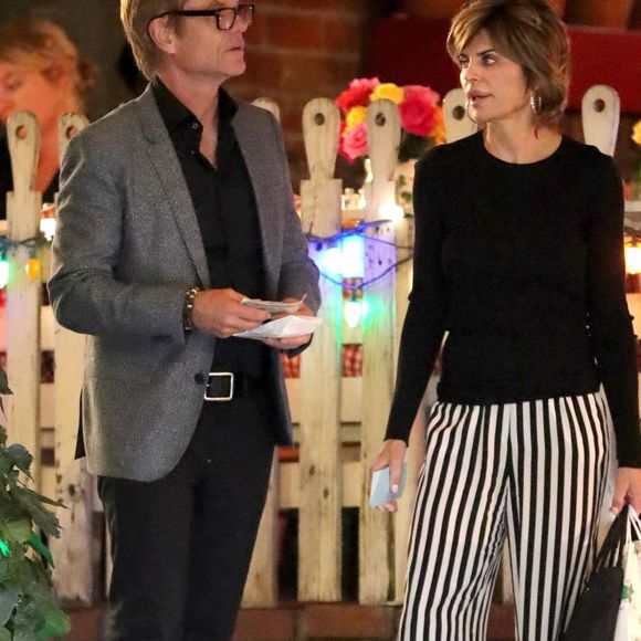 Exclusif - Lisa Rinna est allée fêter l'anniversaire de son mari Harry Hamlin avec ses filles Delilah et Amelia au restaurant Ivy à West Hollywood, le 1er novembre 2018