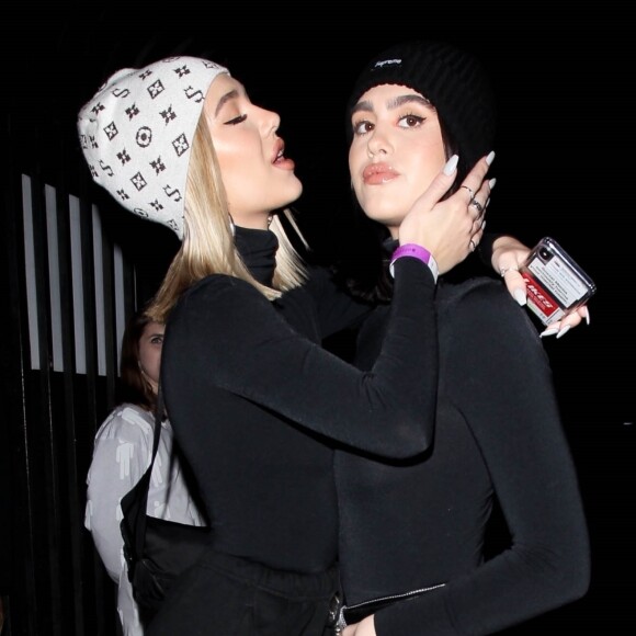 Delilah and Amelia Hamlin arrivent à la soirée d'inauguration de la sortie de l’album de Billie Eilish à Los Angeles, le 28 mars 2019.