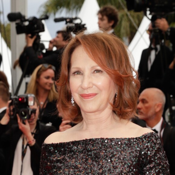 Nathalie Baye - Montée des marches du film "The Dead Don't Die" lors de la cérémonie d'ouverture du 72e Festival International du Film de Cannes. Le 14 mai 2019 © Borde / Bestimage