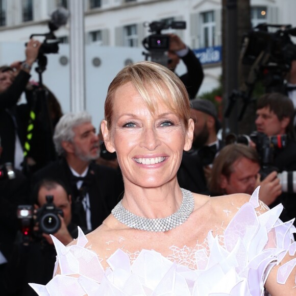 Estelle Lefébure - Montée des marches du film "The Dead Don't Die" lors de la cérémonie d'ouverture du 72e Festival International du Film de Cannes. Le 14 mai 2019 © Jacovides-Moreau / Bestimage