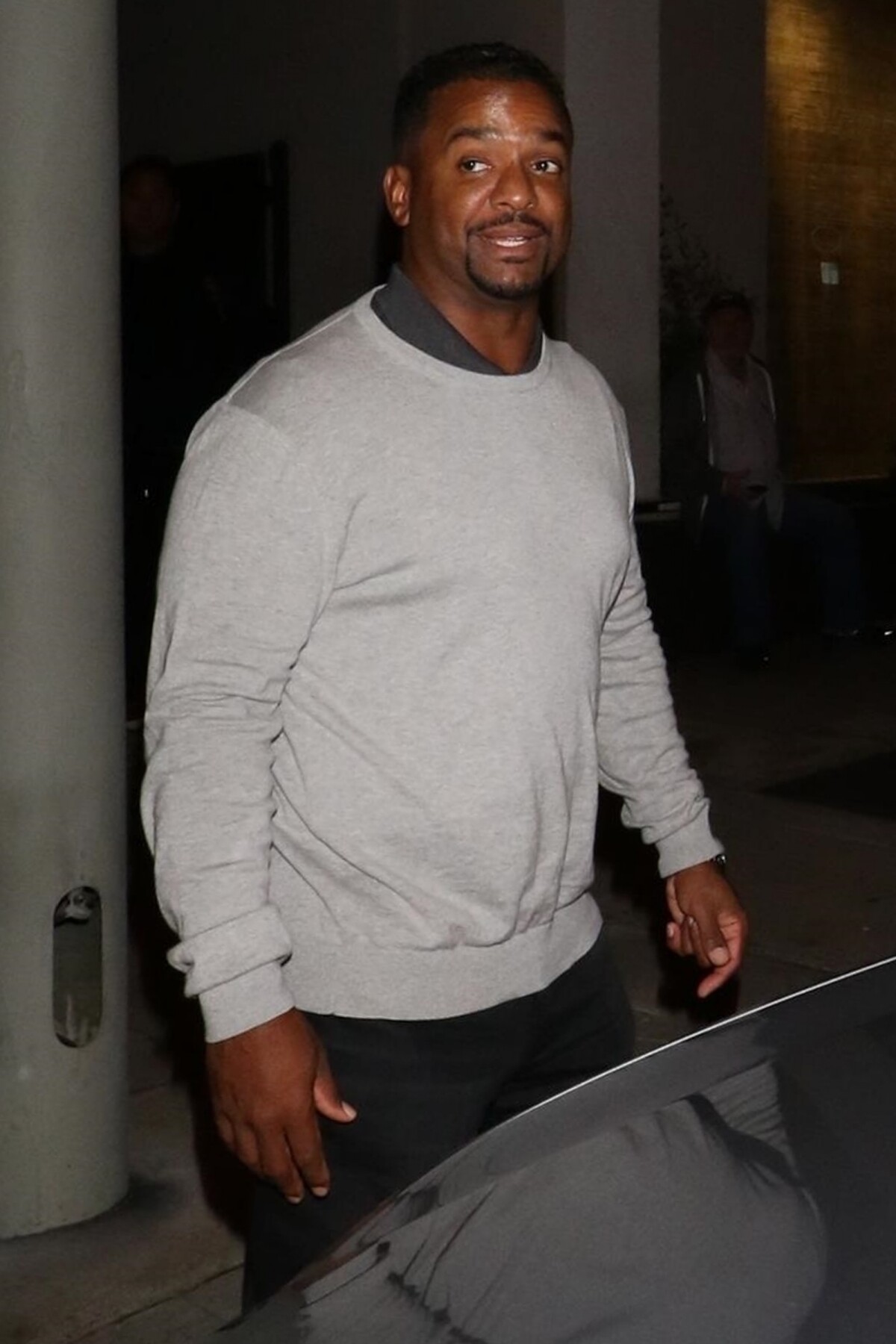 Photo : Alfonso Ribeiro salue ses fans à la sortie du restaurant Craig ...