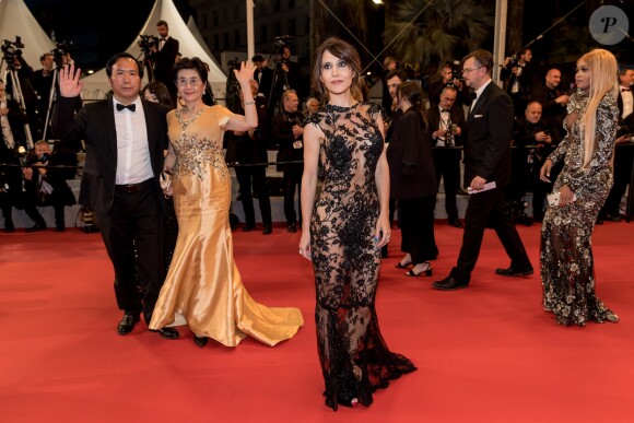 Fabienne Carat (Robe Jean-Paul Benielli) - Montée des marches du film "Sorry We Missed You" lors du 72ème Festival International du Film de Cannes. Le 16 mai 2019 © Jacovides-Moreau / Bestimage Red carpet for the movie "Sorry We Missed You" during the 72th Cannes International Film festival. On may 16th 201916/05/2019 - Cannes