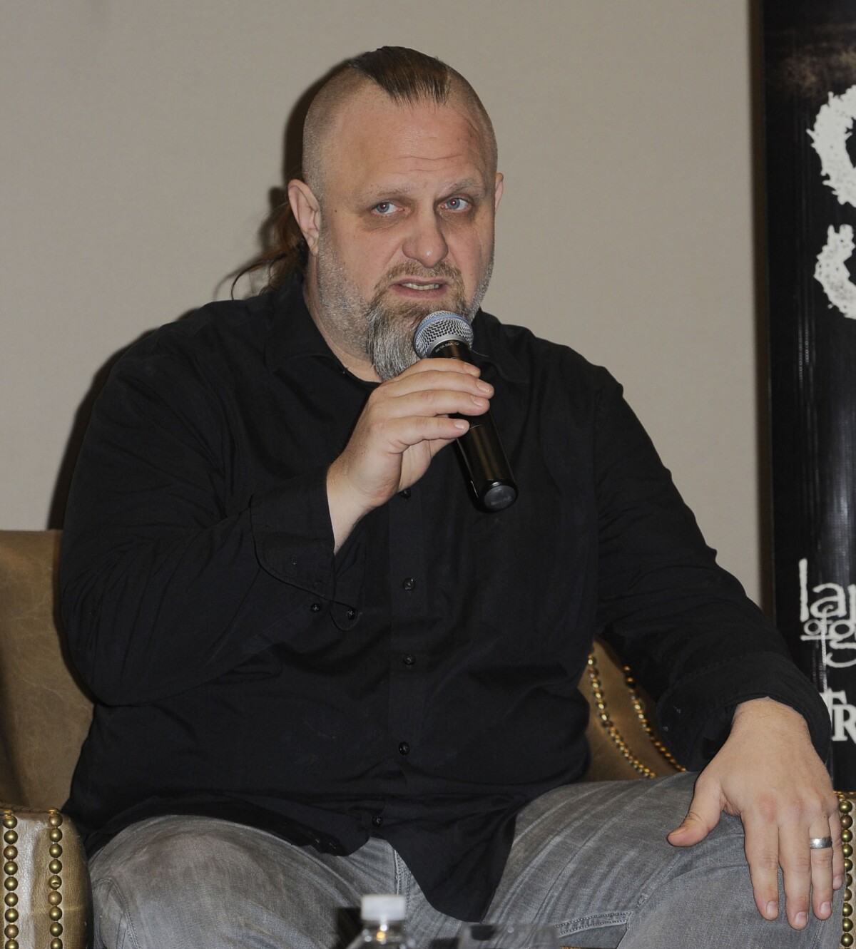 Photo Le groupe Slipknot (Shawn Crahan, Jim Root, Corey Taylor) donne