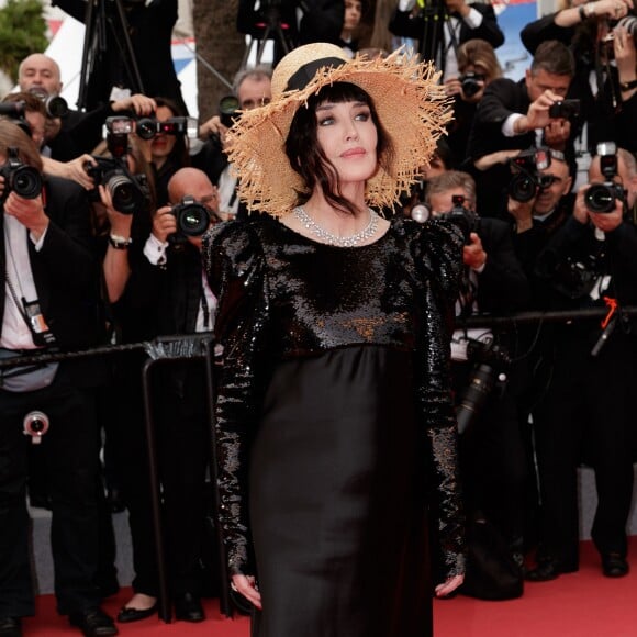 Isabelle Adjani assiste à la montée des marches du film "La belle époque" lors du 72ème Festival International du Film de Cannes. Le 20 mai 2019 © Jacovides-Moreau / Bestimage