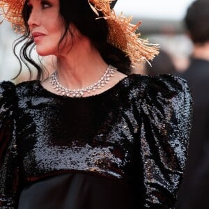 Isabelle Adjani assiste à la montée des marches du film "La belle époque" lors du 72ème Festival International du Film de Cannes. Le 20 mai 2019 © Borde / Bestimage