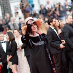 Isabelle Adjani assiste à la montée des marches du film "La belle époque" lors du 72ème Festival International du Film de Cannes. Le 20 mai 2019 © Jacovides-Moreau / Bestimage