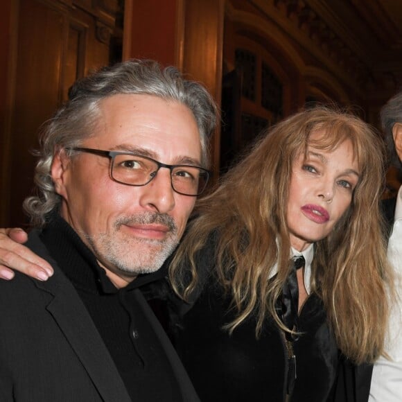 Semi-exclusif - guest, Arielle Dombasle, Bernard-Henri Lévy (BHL) et Vanessa Seward - People à la générale de la pièce de Bernard-Henri Levy, "Looking For Europe" au théâtre Antoine à Paris le 21 mai 2019. Au terme d'une tournée qui l'a mené de Sarajevo à Dublin, de Madrid à Amsterdam, le philosophe et écrivain présente à Paris, les 20 et 21 mai, sa pièce de théâtre, Looking for Europe. À quelques jours des Européennes, BHL livre un plaidoyer pour une autre Europe et revient sur les enjeux de "sa campagne". © Coadic Guirec/Bestimage