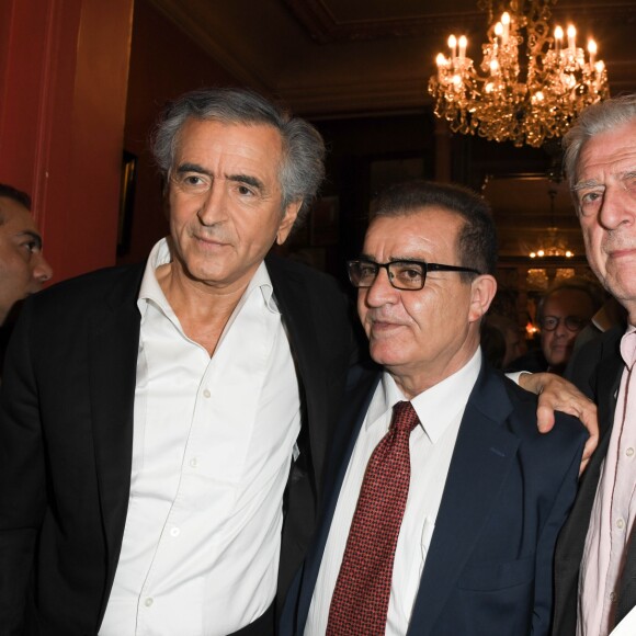 Semi-exclusif - Bernard-Henri Lévy (BHL), guest et Gilles Hertzog - People à la générale de la pièce de Bernard-Henri Levy, "Looking For Europe" au théâtre Antoine à Paris le 21 mai 2019. Au terme d'une tournée qui l'a mené de Sarajevo à Dublin, de Madrid à Amsterdam, le philosophe et écrivain présente à Paris, les 20 et 21 mai, sa pièce de théâtre, Looking for Europe. À quelques jours des Européennes, BHL livre un plaidoyer pour une autre Europe et revient sur les enjeux de "sa campagne". © Coadic Guirec/Bestimage