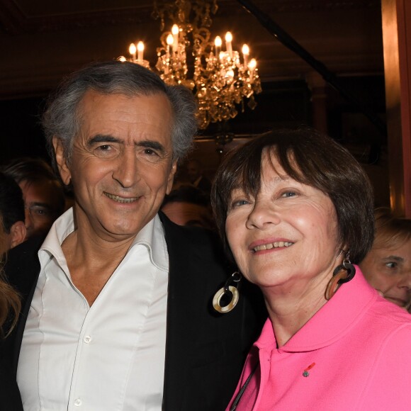 Semi-exclusif - Bernard-Henri Lévy (BHL) et Macha Méril - People à la générale de la pièce de Bernard-Henri Levy, "Looking For Europe" au théâtre Antoine à Paris le 21 mai 2019. Au terme d'une tournée qui l'a mené de Sarajevo à Dublin, de Madrid à Amsterdam, le philosophe et écrivain présente à Paris, les 20 et 21 mai, sa pièce de théâtre, Looking for Europe. À quelques jours des Européennes, BHL livre un plaidoyer pour une autre Europe et revient sur les enjeux de "sa campagne". © Coadic Guirec/Bestimage