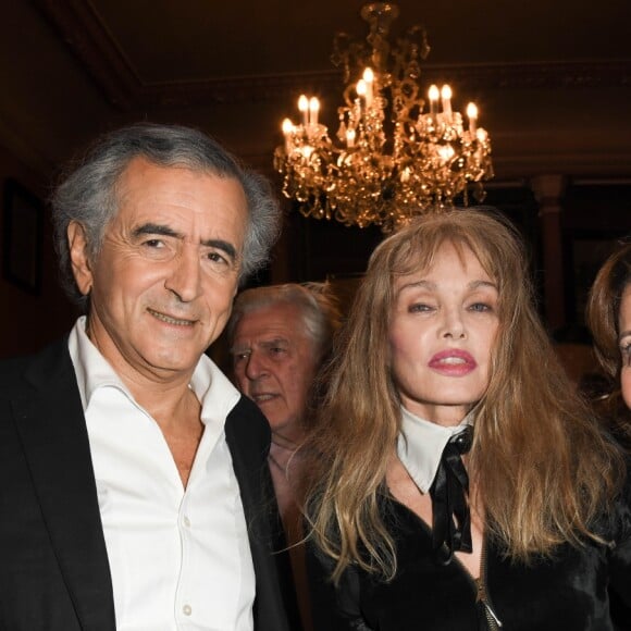 Semi-exclusif - Bernard-Henri Lévy (BHL), Arielle Dombasle et Ségolène Royal - People à la générale de la pièce de Bernard-Henri Levy, "Looking For Europe" au théâtre Antoine à Paris le 21 mai 2019. Au terme d'une tournée qui l'a mené de Sarajevo à Dublin, de Madrid à Amsterdam, le philosophe et écrivain présente à Paris, les 20 et 21 mai, sa pièce de théâtre, Looking for Europe. À quelques jours des Européennes, BHL livre un plaidoyer pour une autre Europe et revient sur les enjeux de "sa campagne". © Coadic Guirec/Bestimage