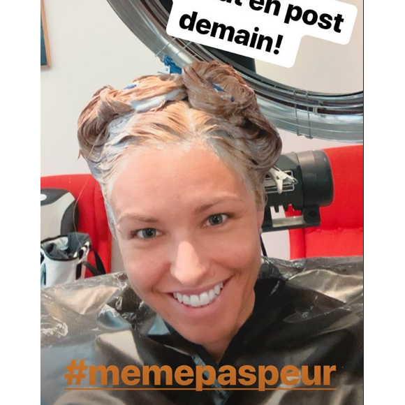 Natasha St-Pier a partagé cette photo d'elle chez le coiffeur en story Instagram, le 21 mai 2019