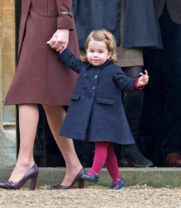 La princesse Charlotte de Cambridge - Cette année, le duc et la duchesse de Cambridge n'ont pas rejoint le reste de la famille royale britannique à Sandringham. Ils ont réveillonné à Englefield, Berkshire, Royaume Uni, chez les Midlleton et sont allés en famille à la messe de Noël ce dimanche 25 décembre 2016 dans l'église où Pippa Middleton se mariera en mai prochain.