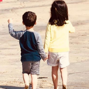 Abbie et Peter, les enfants de Faustine Bollaert et Maxime Chattam - Instagram, 20 avril 2019