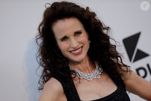Andie MacDowell assiste à la soirée AmfAR Gala Cannes 2019 à l'Eden Roc au Cap d'Antibes, lors du 72ème Festival International du Film de Cannes, le 23 mai 2019. © Jacovides / Moreau / Bestimage