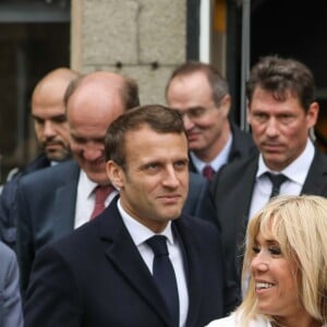 Le président de la république, Emmanuel Macron et la première dame Brigitte Macron votent pour les élections européennes au Touquet, le 26 mai 2019. © Stéphane Lemouton / Bestimage