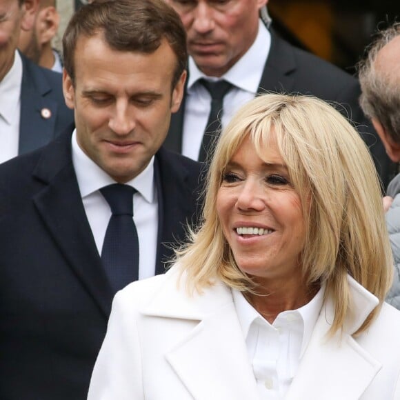 Le président de la république, Emmanuel Macron et la première dame Brigitte Macron votent pour les élections européennes au Touquet, le 26 mai 2019. © Stéphane Lemouton / Bestimage