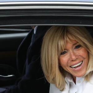 Le président de la république, Emmanuel Macron et la première dame Brigitte Macron votent pour les élections européennes au Touquet, le 26 mai 2019. © Stéphane Lemouton / Bestimage