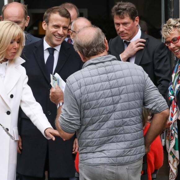 Le président de la république, Emmanuel Macron et la première dame Brigitte Macron votent pour les élections européennes au Touquet, le 26 mai 2019. © Stéphane Lemouton / Bestimage