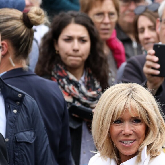 Le président de la république, Emmanuel Macron et la première dame Brigitte Macron votent pour les élections européennes au Touquet, le 26 mai 2019. © Stéphane Lemouton / Bestimage