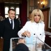 Le président de la république, Emmanuel Macron et la première dame Brigitte Macron votent pour les élections européennes au Touquet, le 26 mai 2019. © Franck Crusiaux / Pool / Bestimage