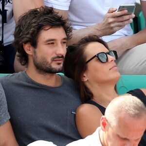 Laure Manaudou et son compagnon Jérémy Frérot (du groupe Fréro Delavega) - People dans les tribunes lors de la finale des Internationaux de tennis de Roland-Garros à Paris, le 7 juin 2015.