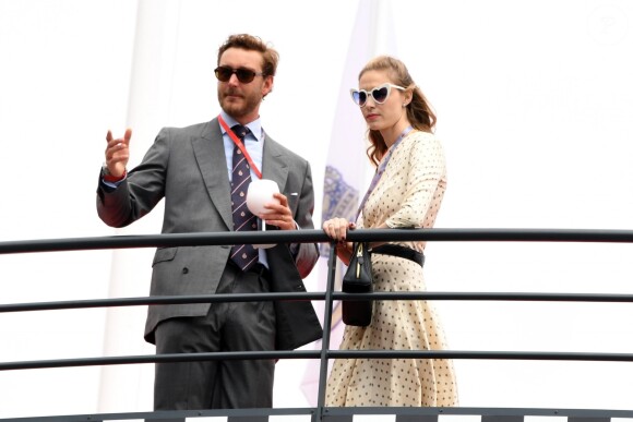 Pierre Casiraghi et sa femme Beatrice Borromeo, superbe dans une robe Dior de la collection Croisière 2019, lors du 77e Grand Prix de Formule 1 de Monaco le 26 mai 2019.