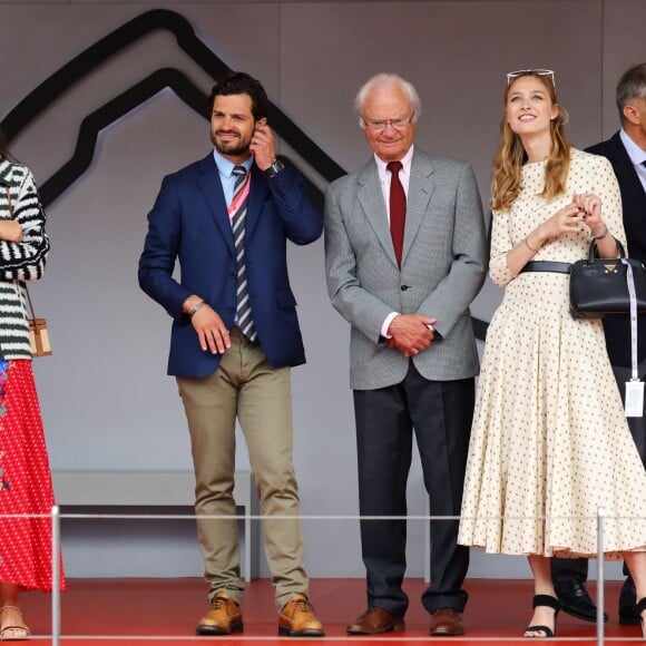 Tatiana Santo Domingo (Casiraghi), le prince Carl Philip de Suède, le roi Carl XVI Gustaf de Suède, Beatrice Borromeo (Casiraghi) lors du podium du 77e Grand Prix de Formule 1 de Monaco le 26 mai 2019. © Olivier Huitel/Pool Monaco/ Bestimage