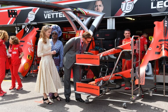 Pierre Casiraghi, sa femme Beatrice Borromeo et Khadja Nin dans les stands Ferrari lors du 77e Grand Prix de F1 de Monaco le 26 mai 2019. © Bruno Bebert/Bestimage