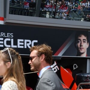 Pierre Casiraghi, sa femme Beatrice Borromeo et Khadja Nin dans les stands Ferrari lors du 77e Grand Prix de F1 de Monaco le 26 mai 2019. © Bruno Bebert/Bestimage