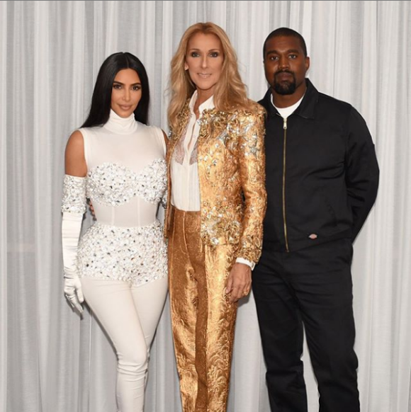Céline Dion pose dans sa loge du Caesars Palace de Las Vegas avec Kim Kardashian et Kanye West. Mai 2019