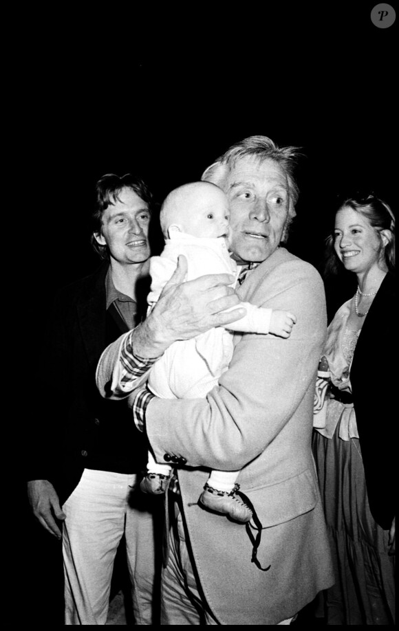 Kirk Douglas et son fils Michael en 1979 au Festival de Cannes