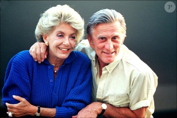 Kirk Douglas et sa femme Anne à Saint-Tropez en 1985