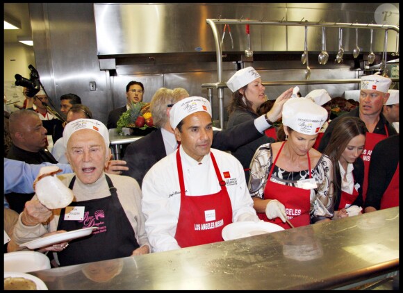 Anne et Kirk Douglas lors d'un événément caritatif en 2008 à Los Angeles