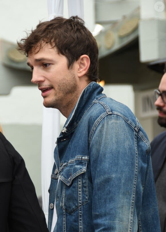 Ashton Kutcher le 7 janvier 2019 lors de la cérémonie des empreintes de l'acteur S. Elliott au Chinese Theatre à Hollywood, Los Angeles. © Birdie Thompson/AdMedia/ZUMA Wire/Bestimage