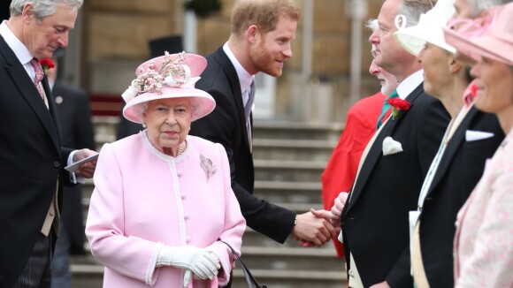 Elizabeth II ravie avec Harry, les princesses d'York et une vieille connaissance