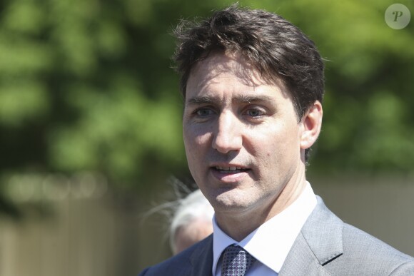 Justin Trudeau, Premier ministre du Canada - F. Riester, ministre de la Culture et J. Trudeau, Premier ministre du Canada, se rendent à la cathédrale Notre-Dame de Paris 1 mois après l'incendie à Paris le 15 mai 2019