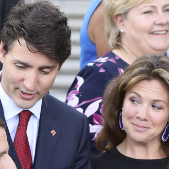 Emmanuel Macron, Justin Trudeau, sa femme Sophie Gregoire - Photo de famille des participants du sommet du G20 et de leurs conjoints avant un concert à l'Elbphilharmonie à Hambourg, Allemagne, le 7 juillet 2017. © Ludovic Marin/Pool/Bestimage