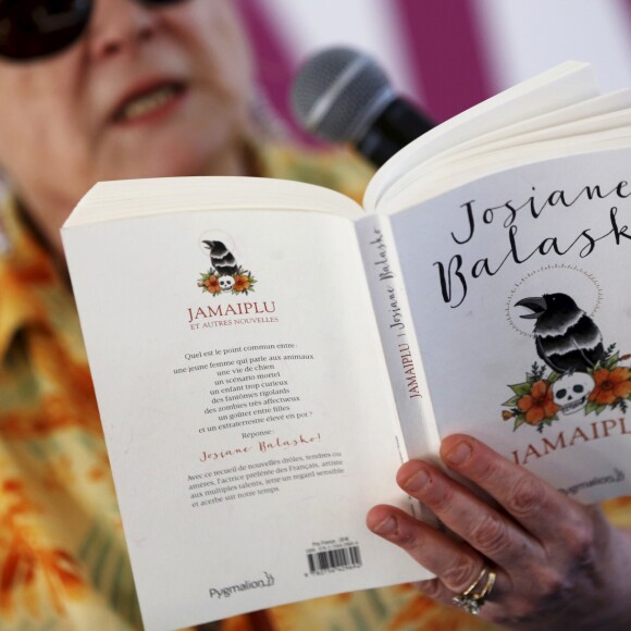 Josiane Balasko durant la première journée du 24e festival du livre de Nice le 31 mai 2019. © Dylan Meiffret/Nice-Matin/Bestimage