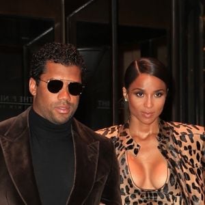 Ciara et son mari Russell Wilson sur leur 31 à la sortie de l'hôtel The Peninsula à New York, le 13 mars 2019.