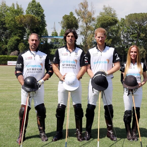 Michael Carrazza, Nacho Figueras, le prince Harry, duc de Sussex et Sarah Siegel Magness - Coupe de polo "Sentebale ISPS Handa Polo Cup" à Rome. Cette organisation caritative Sentebale a été fondée par le duc de Sussex et le prince Seeiso en 2006 pour aider les enfants les plus vulnérables du Lesotho, du Botswana et du Malawi. Le 24 mai 2019.
