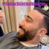 Adil rami en pleine séance d'épilation des poils du nez le 4 juin 2019.
