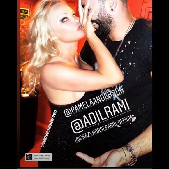 Adil Rami et Pamela Anderson amoureux le 4 juin 2019.