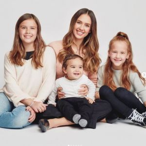 Jessica Alba et ses enfants Honor, Haven et Hayes.