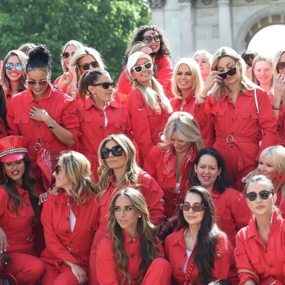 Paris Hilton, Chloe Green et les participantes au rally caritatif "Cash & Rocket Ball" à Wellington, le 6 juin 2019.