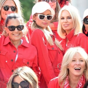 Paris Hilton, Caroline Stanbury et les participantes à la course caritative "Cash & Rocket Ball" à Wellington, le 6 juin 2019.